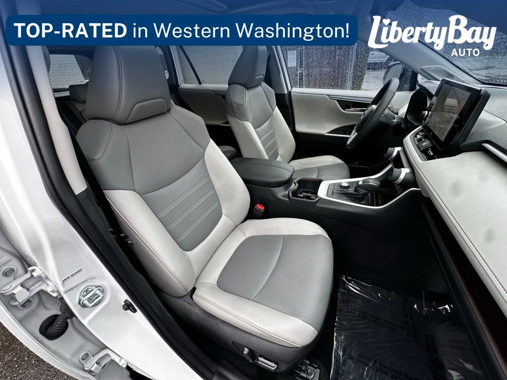 Used 2024 Toyota RAV4 Limited w/ Advanced Technology Package image 17