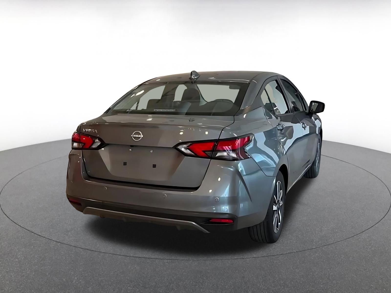 Used 2025 Nissan Versa SV image 14