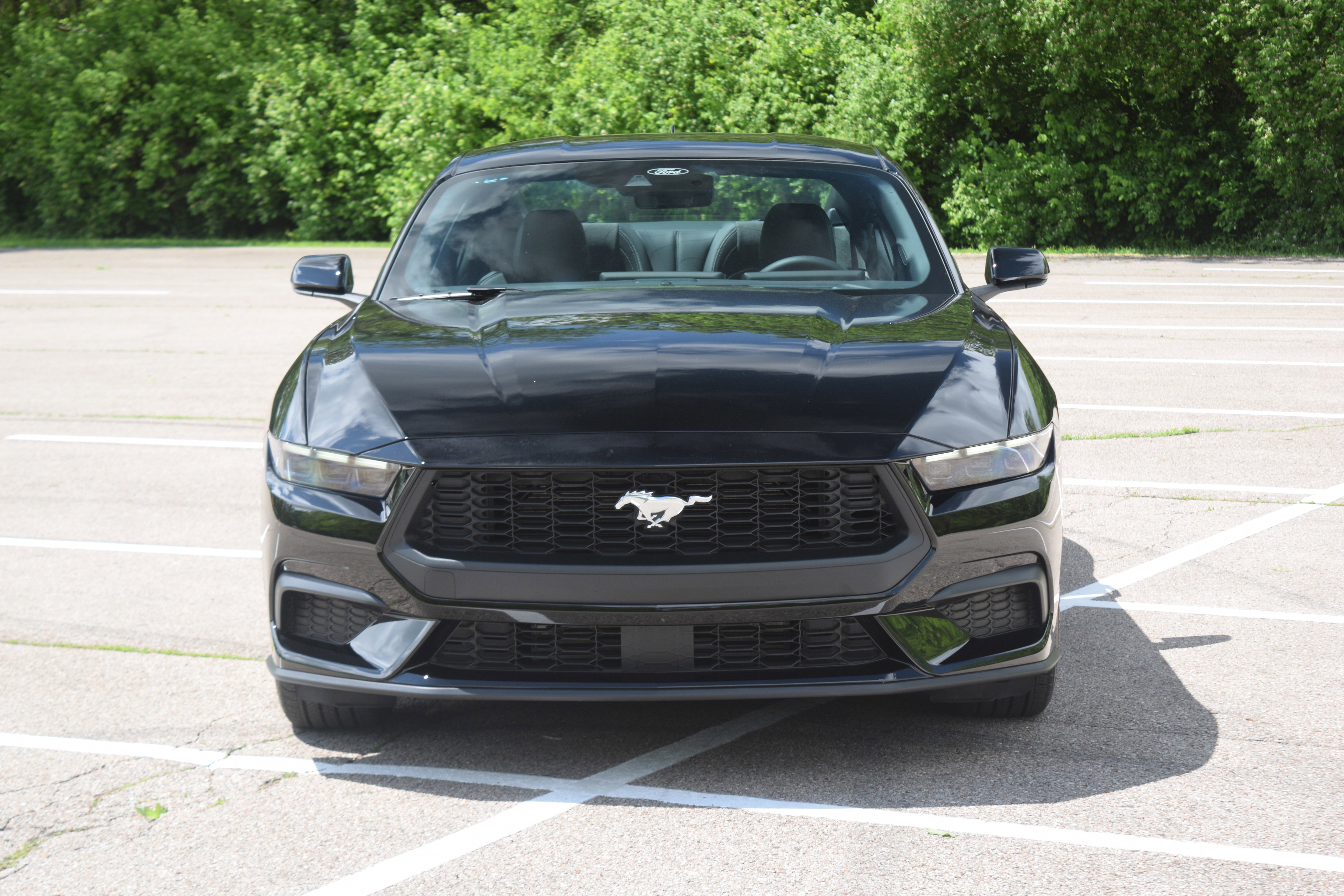 Used 2025 Ford Mustang Coupe RWD image 18