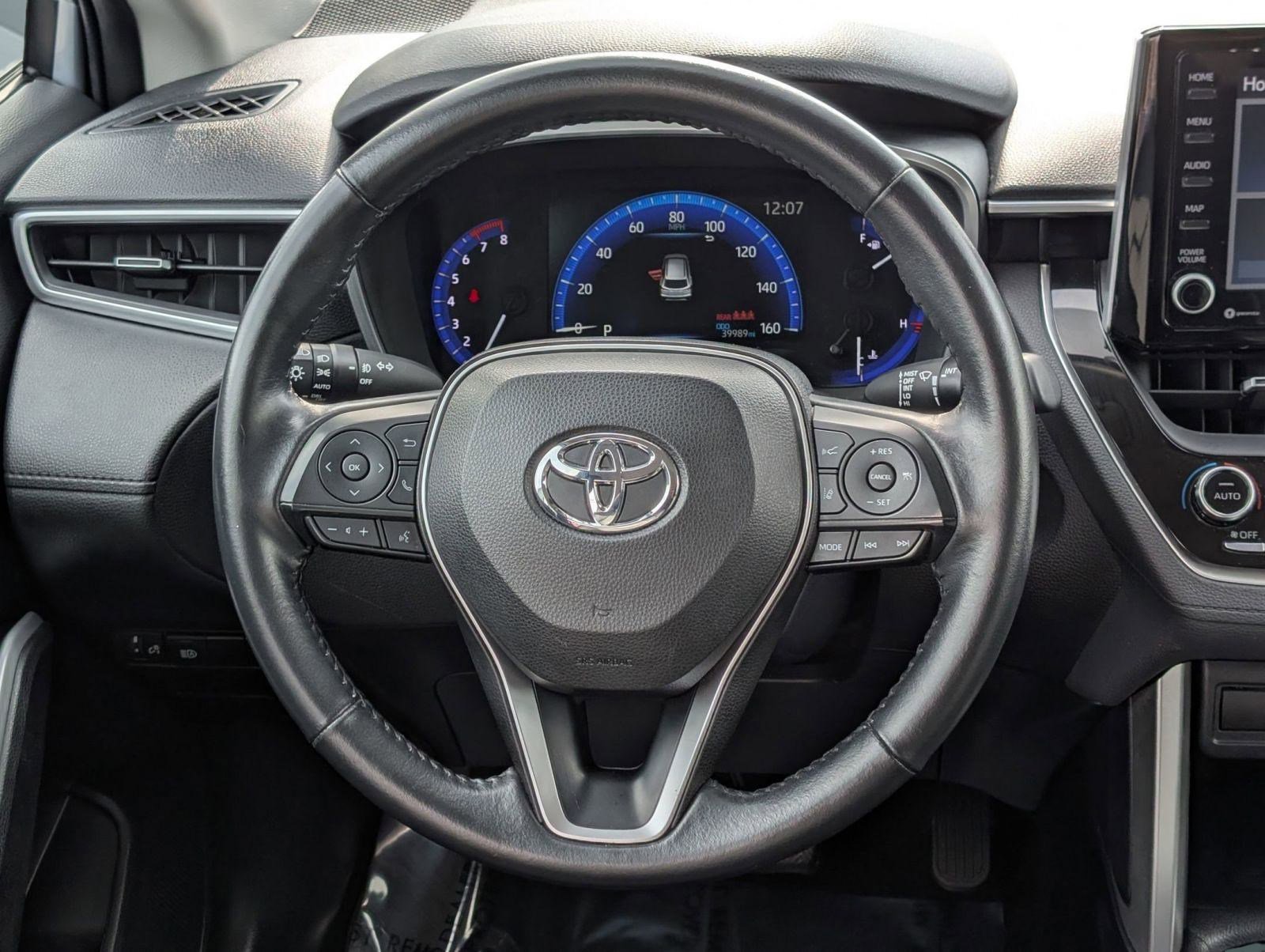 Used 2022 Toyota Corolla Cross XLE image 15