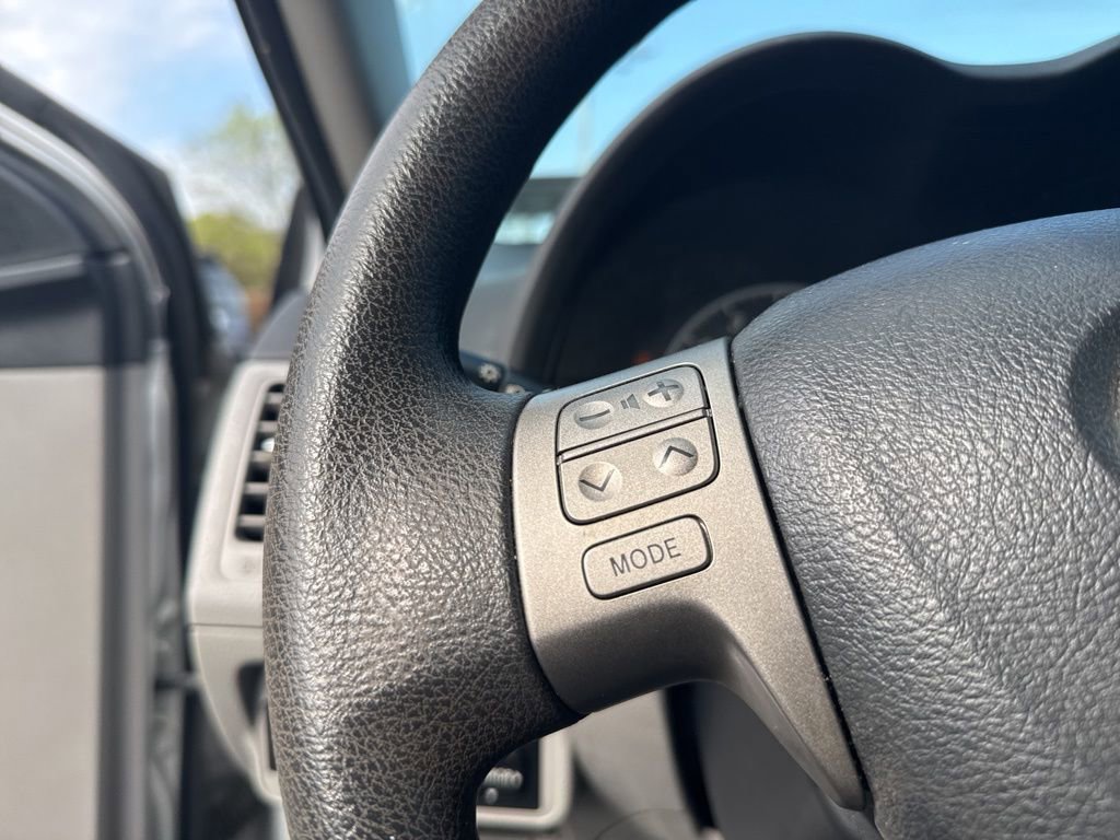 Used 2013 Toyota Corolla LE FWD image 9