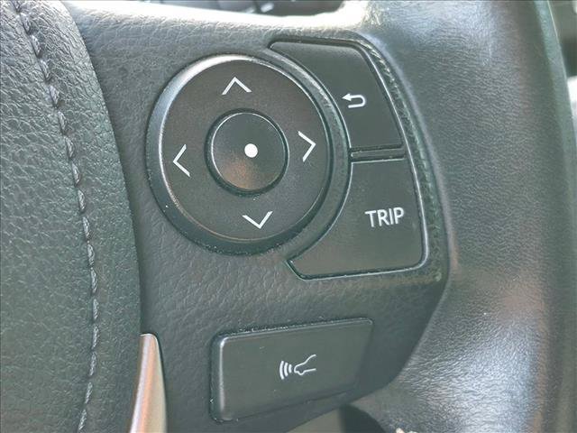 Used 2017 Toyota RAV4 Limited w/ Carpet Mat Package FWD image 12