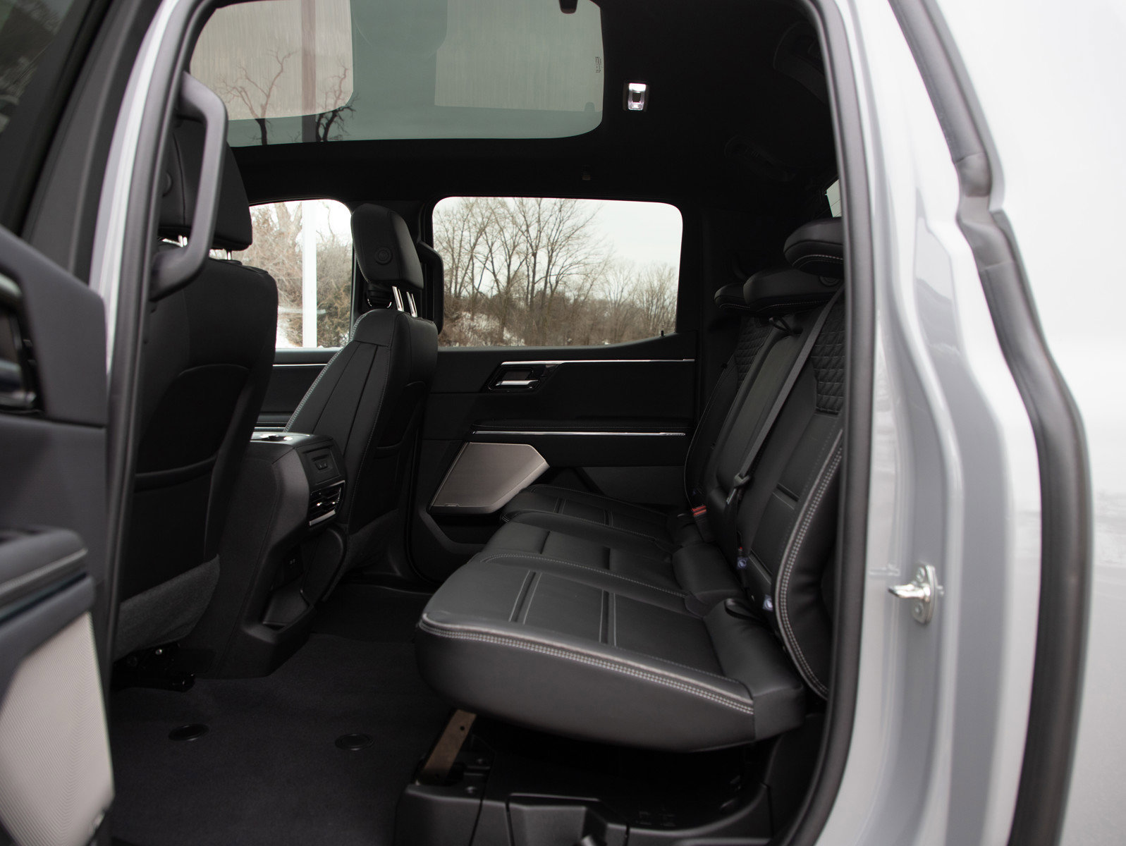 Used 2024 GMC Sierra EV Denali AWD/4WD image 16