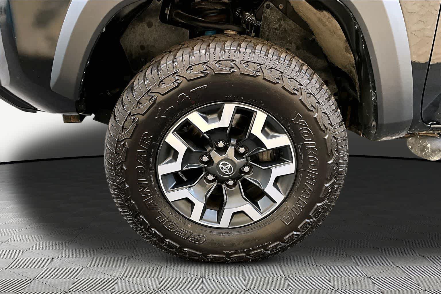 Used 2023 Toyota Tacoma TRD Off-Road AWD/4WD image 11