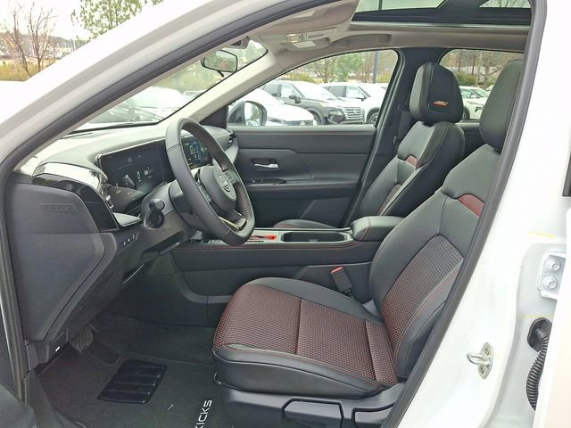 New 2026 Nissan Kicks SR w/ SR Premium Package FWD image 13
