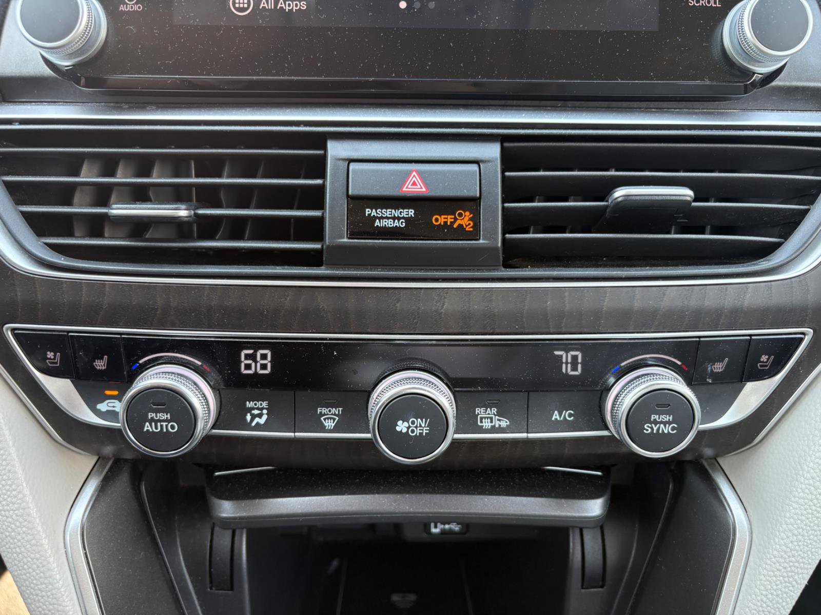 Used 2018 Honda Accord Touring image 27