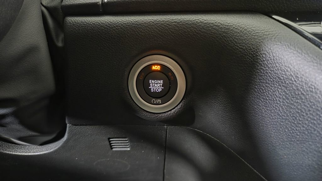 Used 2026 Chrysler Pacifica Select image 22