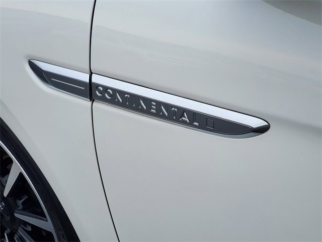 Used 2020 Lincoln Continental Reserve image 31