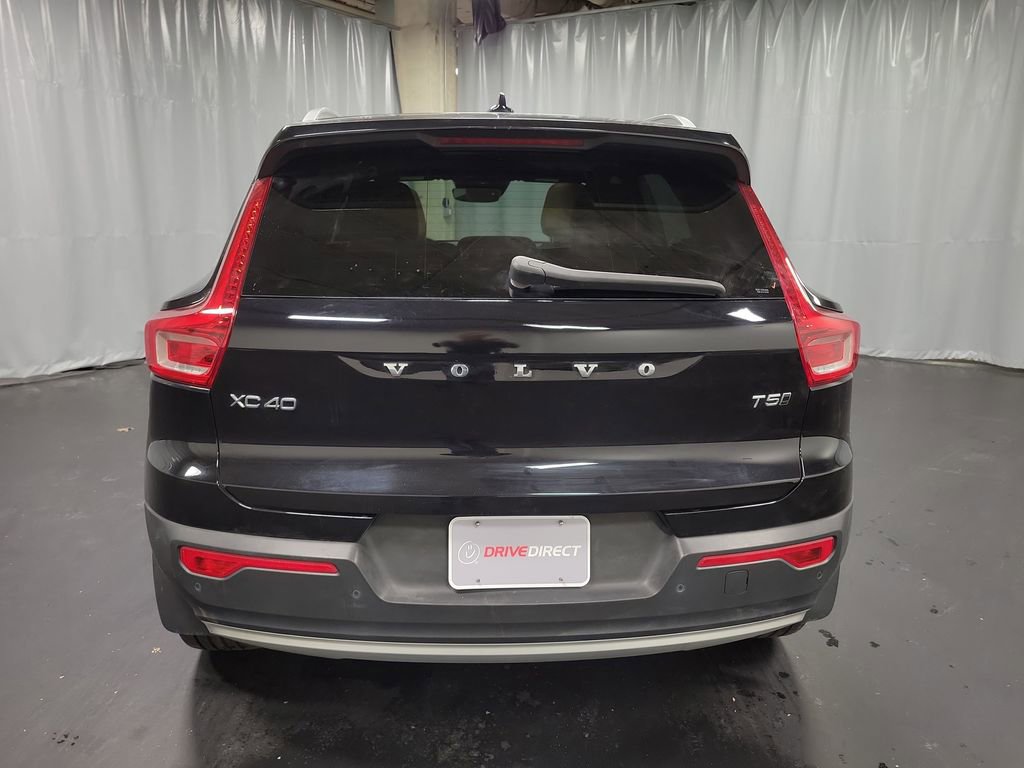 Used 2019 Volvo XC40 T5 Momentum image 8