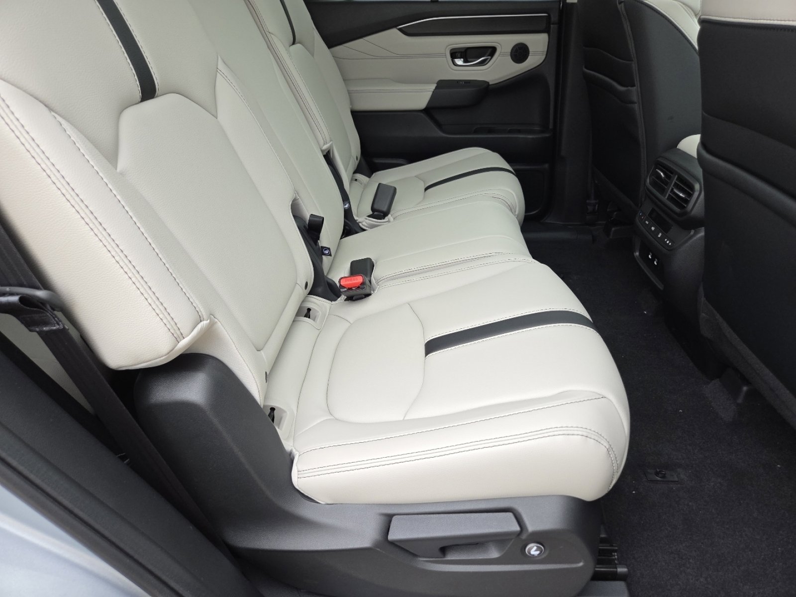 New 2026 Honda Pilot Touring image 27