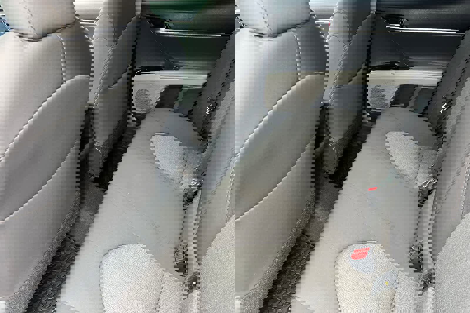 Certified 2018 Toyota Camry LE image 4