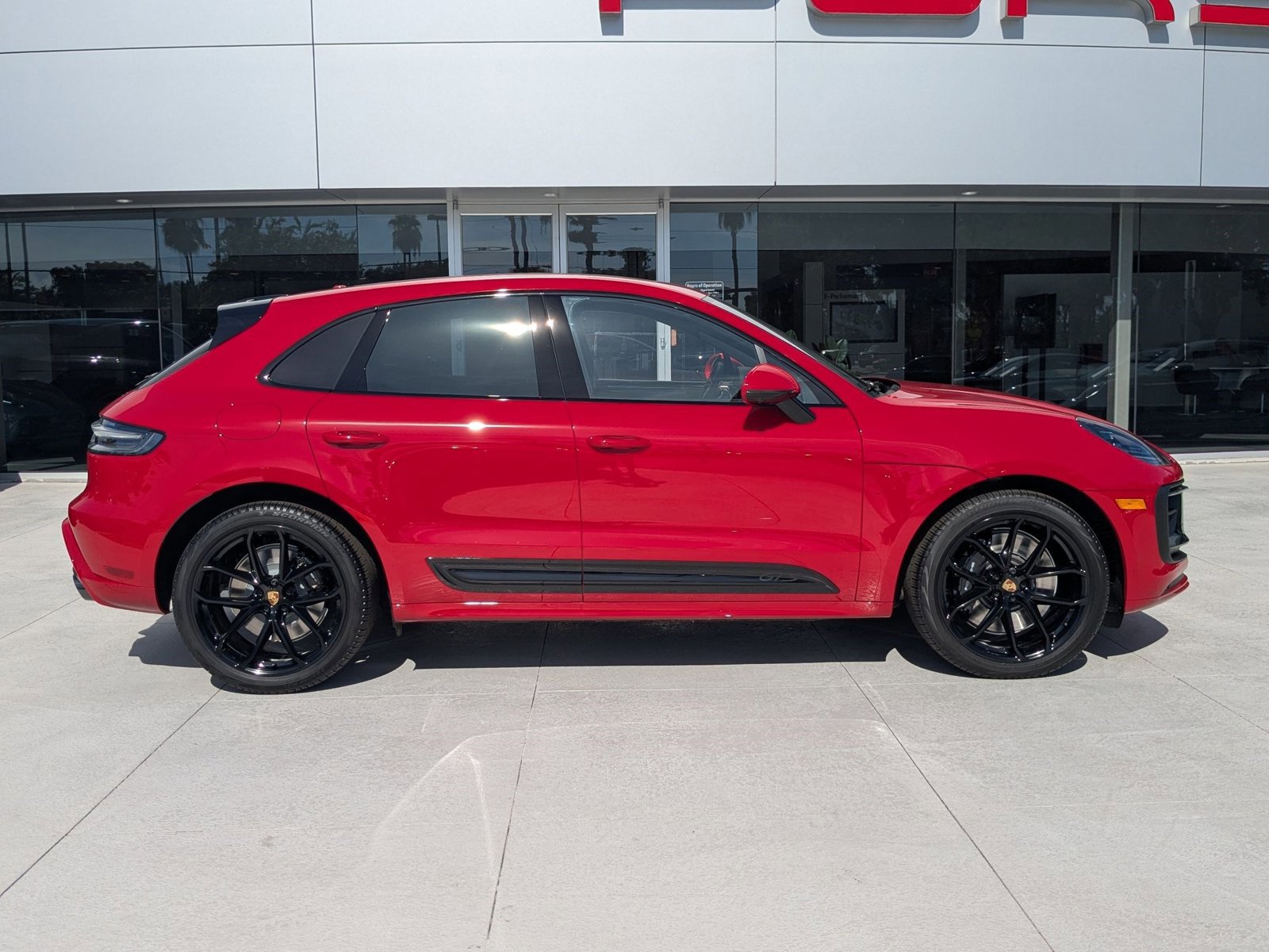 New 2026 Porsche Macan GTS image 8