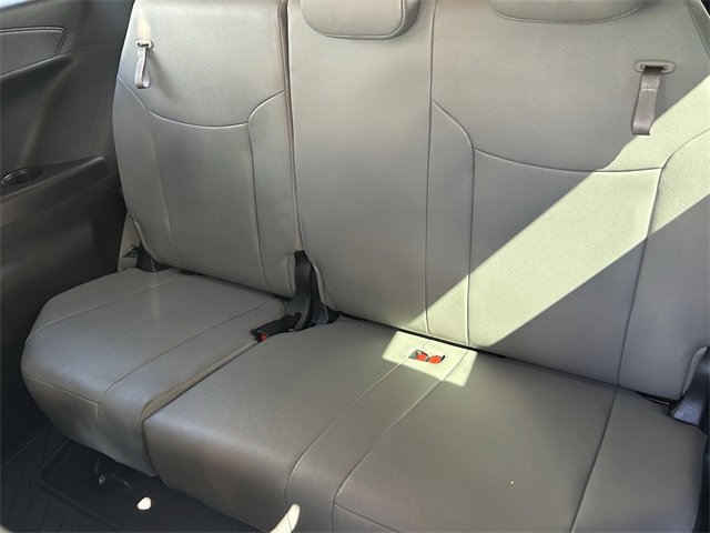 Used 2025 Toyota Sienna XLE image 24