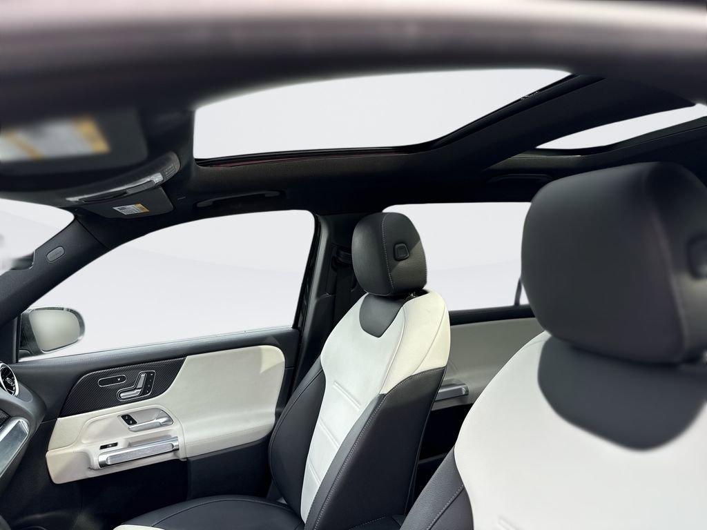 Used 2021 Mercedes-Benz GLB 250 4MATIC image 16