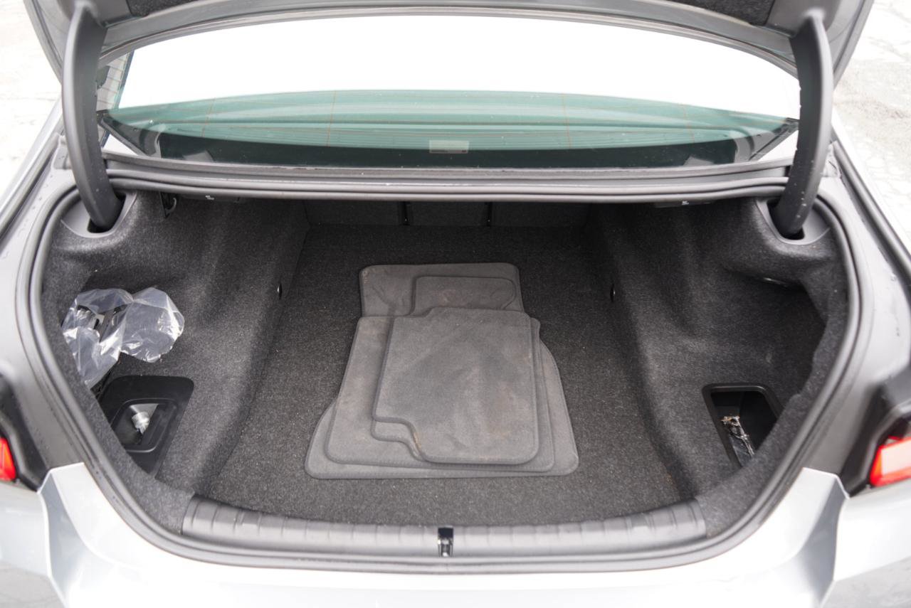 Used 2023 BMW 540i xDrive w/ M Sport Package image 53