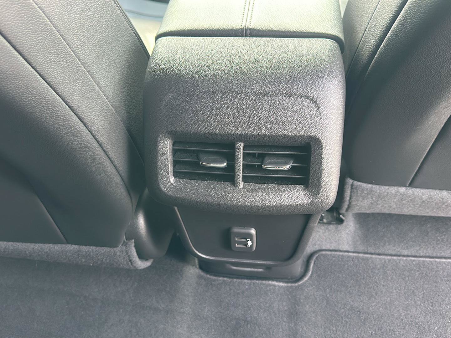 Used 2024 Chevrolet Equinox Premier FWD image 14