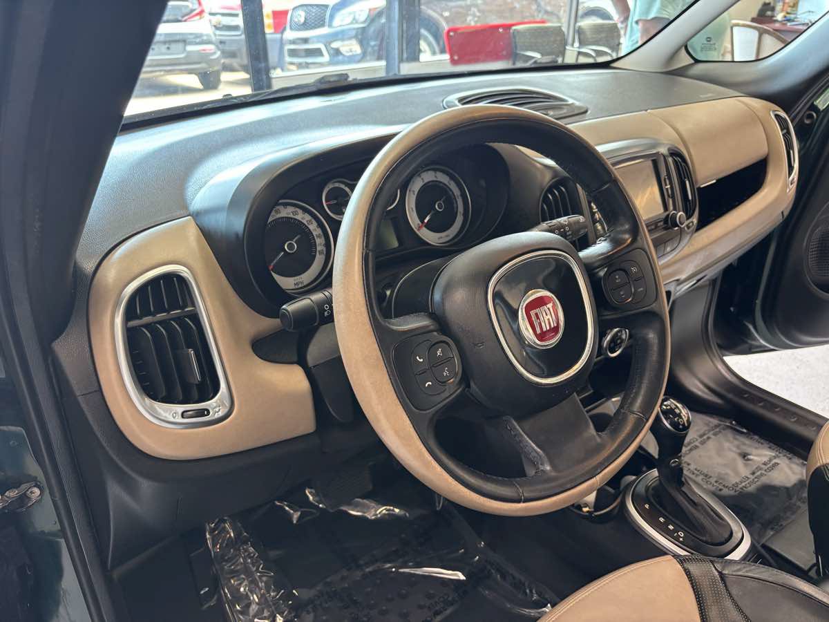 Used 2014 FIAT 500L Lounge FWD image 13