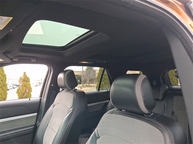 Used 2017 Ford Explorer XLT w/ Equipment Group 202A image 13