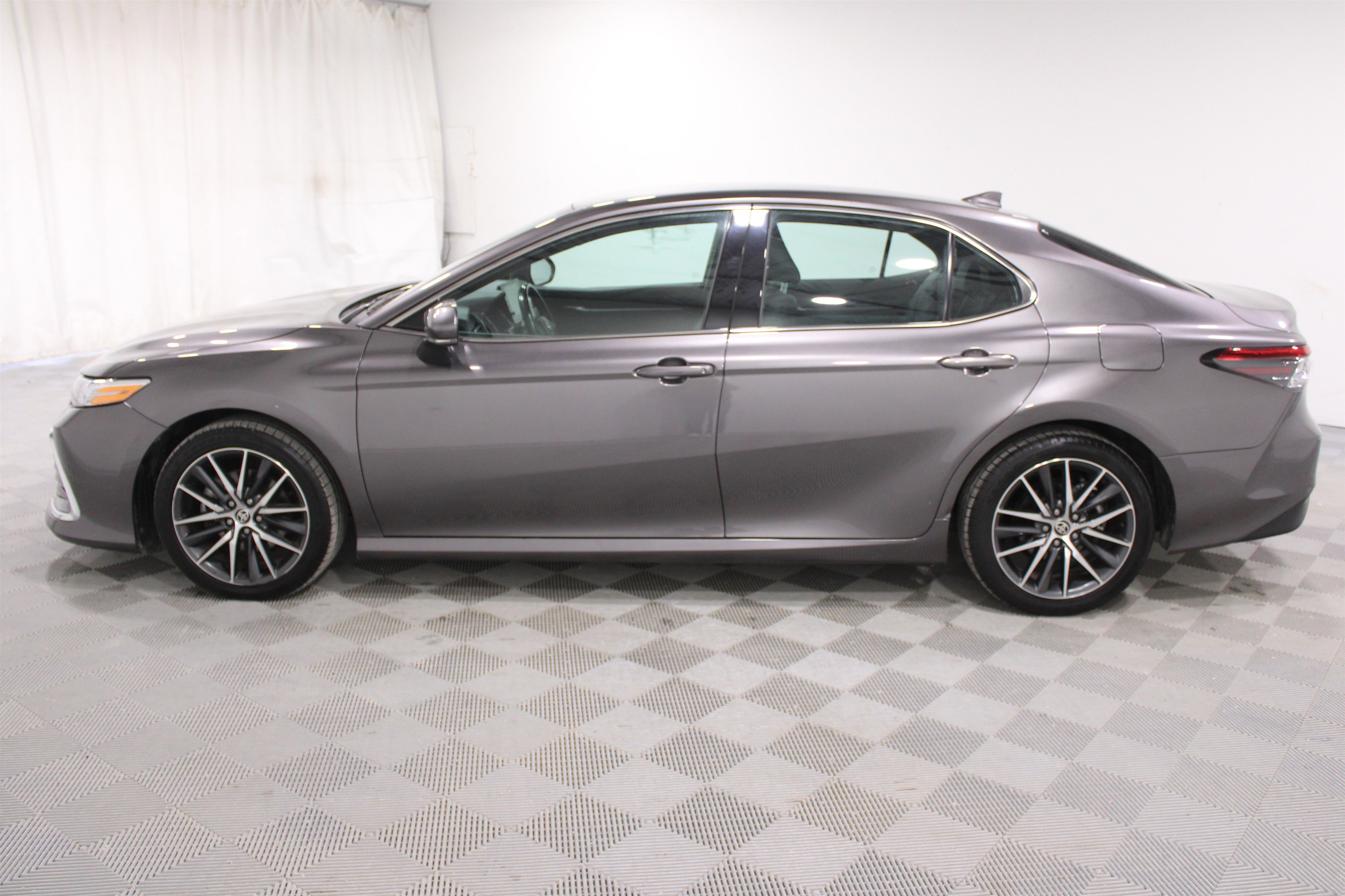 Used 2023 Toyota Camry XLE image 30