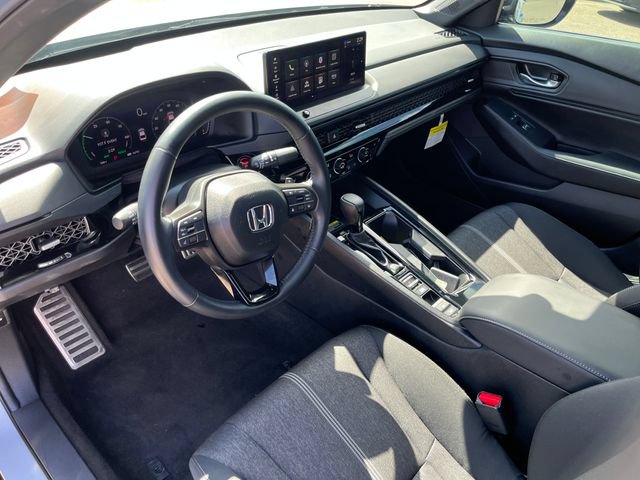 Used 2025 Honda Accord Sport image 4