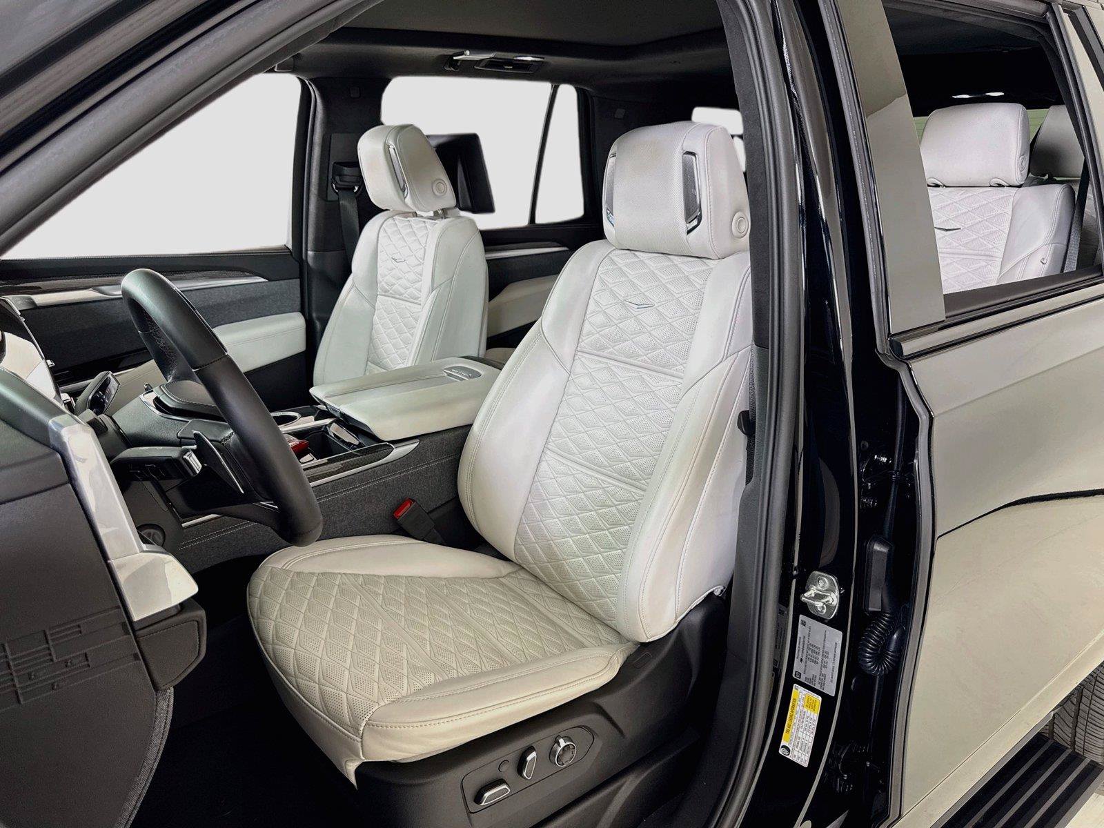 Used 2025 Cadillac Escalade V w/ LPO, ONYX Package AWD/4WD image 14