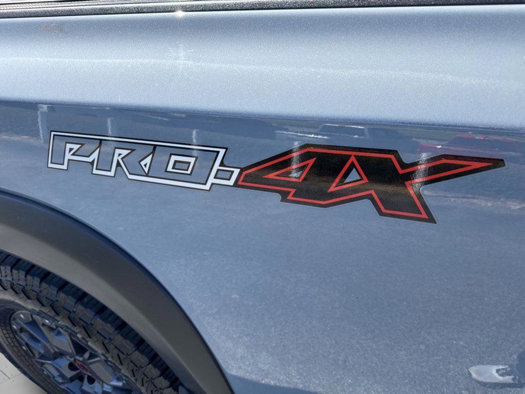 Used 2022 Nissan Frontier PRO-4X w/ Pro-4X Premium Package image 39