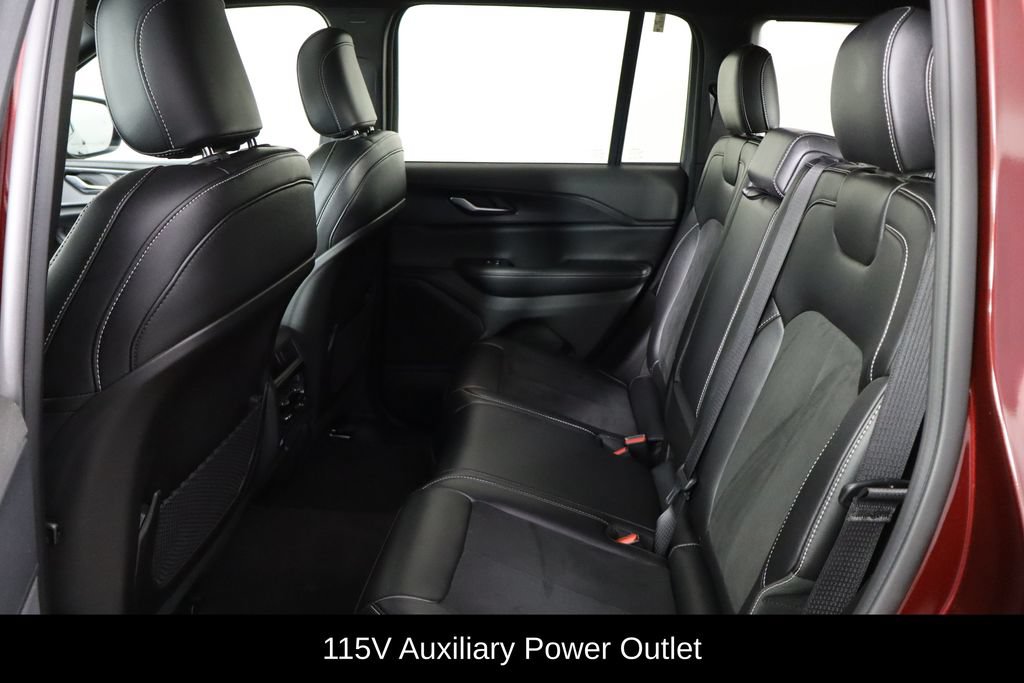 Used 2024 Jeep Grand Cherokee Altitude AWD/4WD image 16