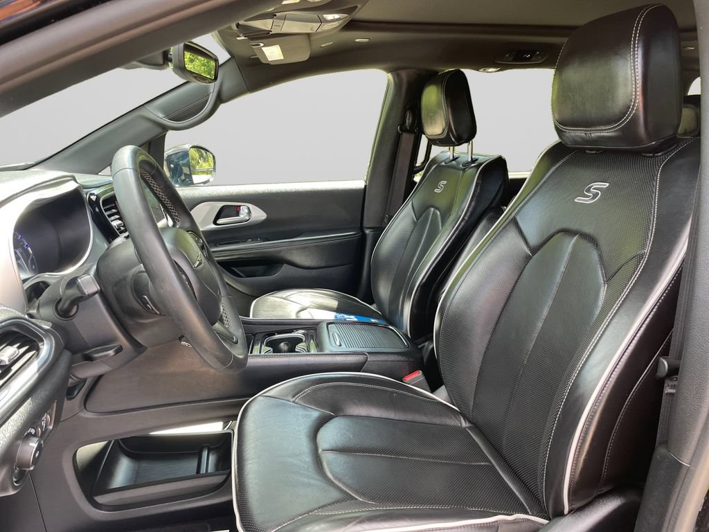 Used 2025 Chrysler Pacifica Limited FWD image 21
