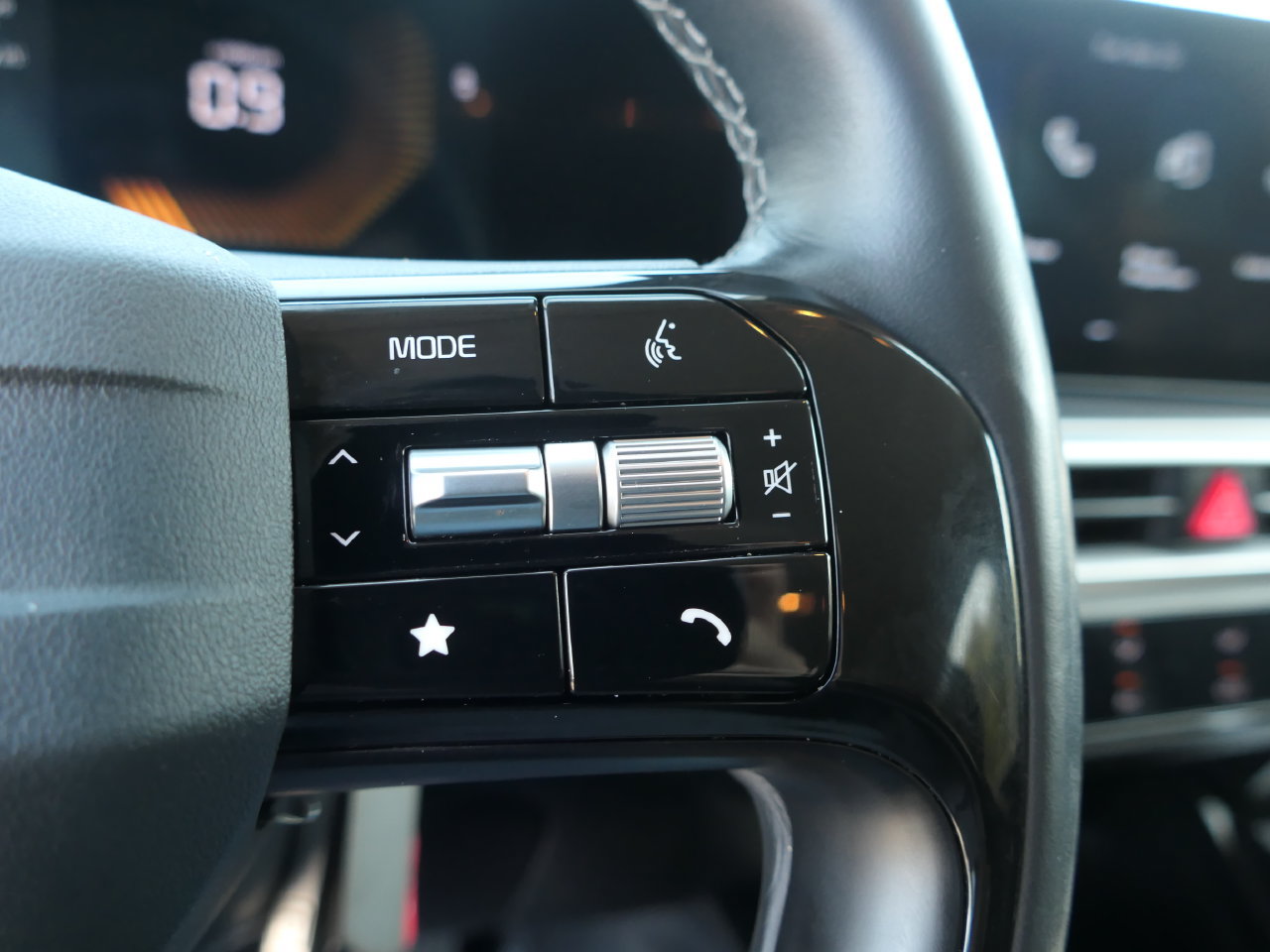 Used 2026 Kia Sorento LX FWD image 15