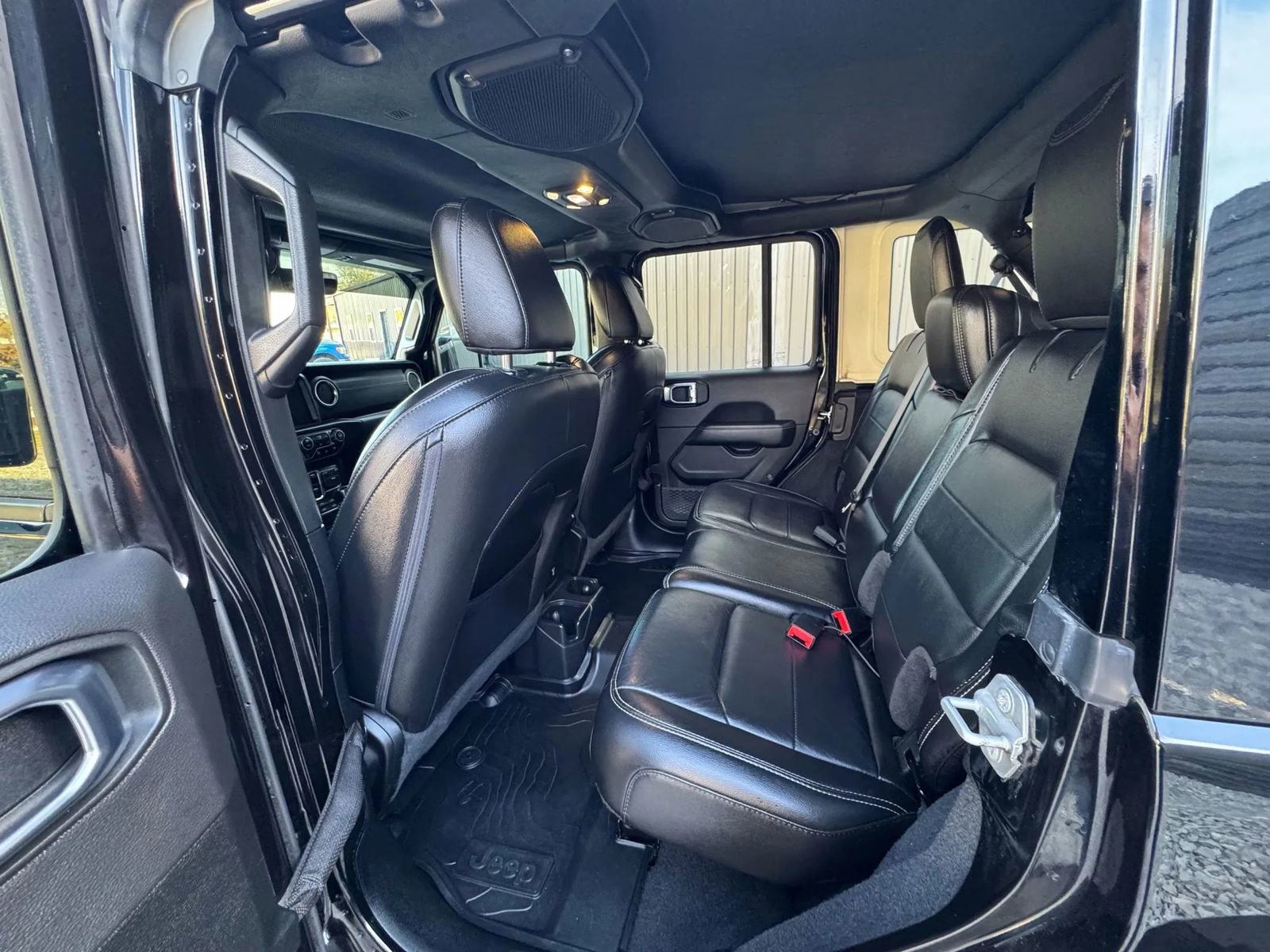 Used 2020 Jeep Wrangler Unlimited Sahara AWD/4WD image 10