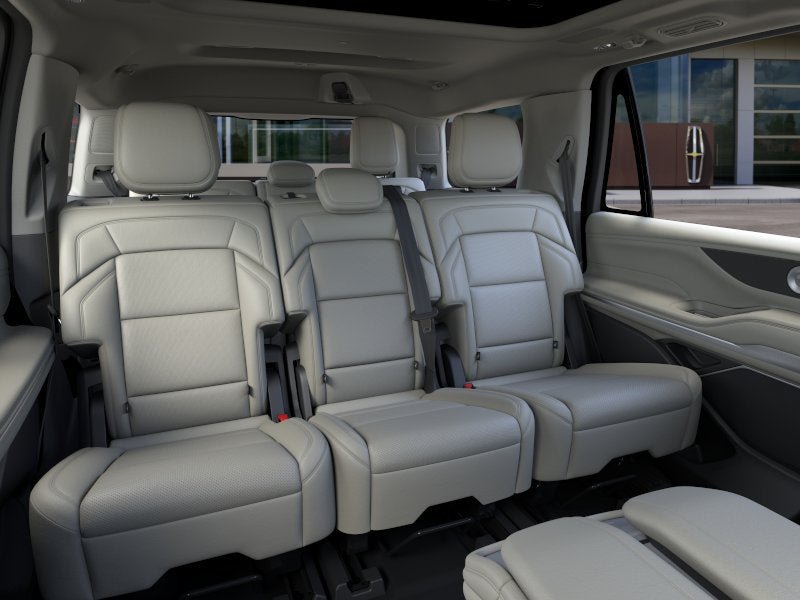 New 2026 Lincoln Navigator Reserve AWD/4WD image 11
