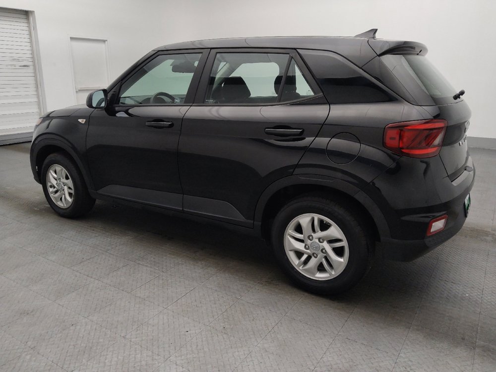 Used 2021 Hyundai Venue SE image 3