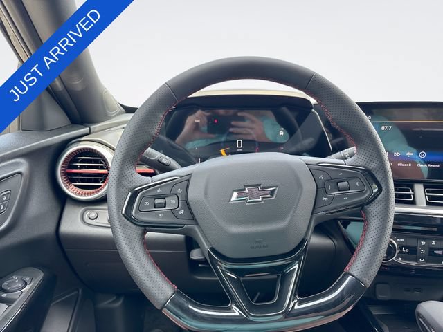 New 2026 Chevrolet Trax RS w/ Sunroof Package FWD image 14