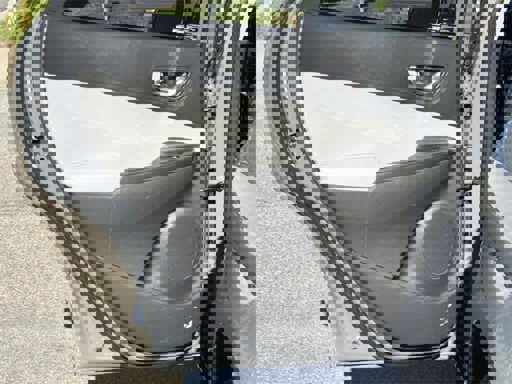 Used 2023 Hyundai Kona SE image 29