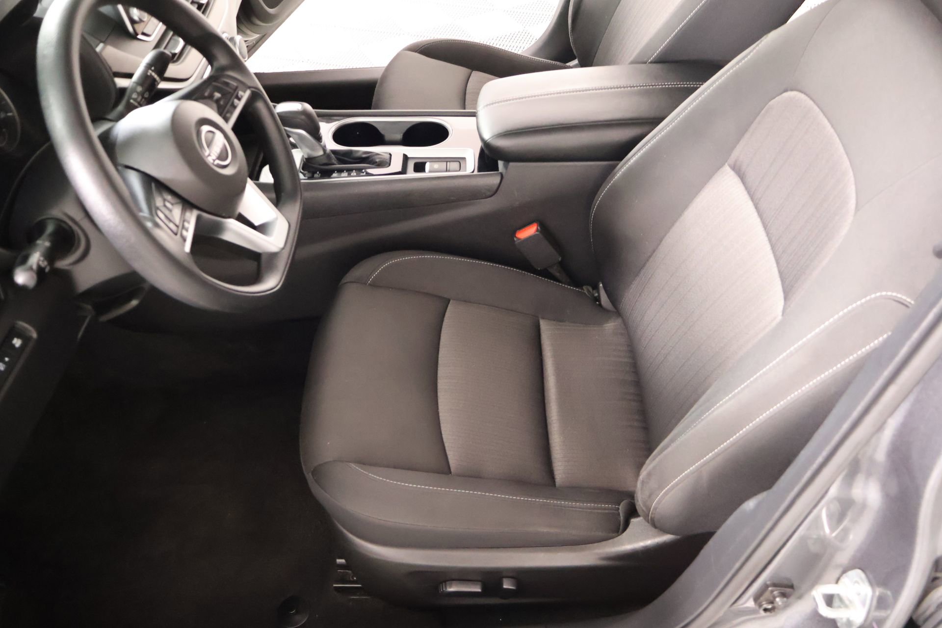 Used 2024 Nissan Altima 2.5 SV AWD/4WD image 10