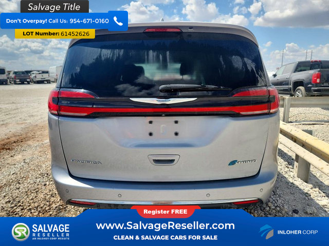 Used 2021 Chrysler Pacifica Touring FWD image 8
