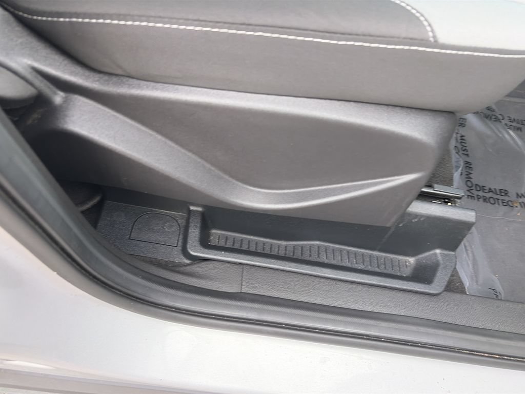 Used 2016 Ford Escape SE FWD image 34