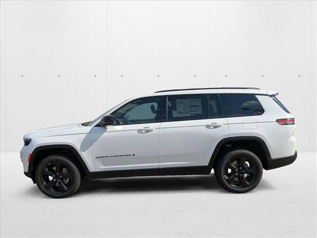 New 2025 Jeep Grand Cherokee L Limited w/ Black Appearance Package image 5