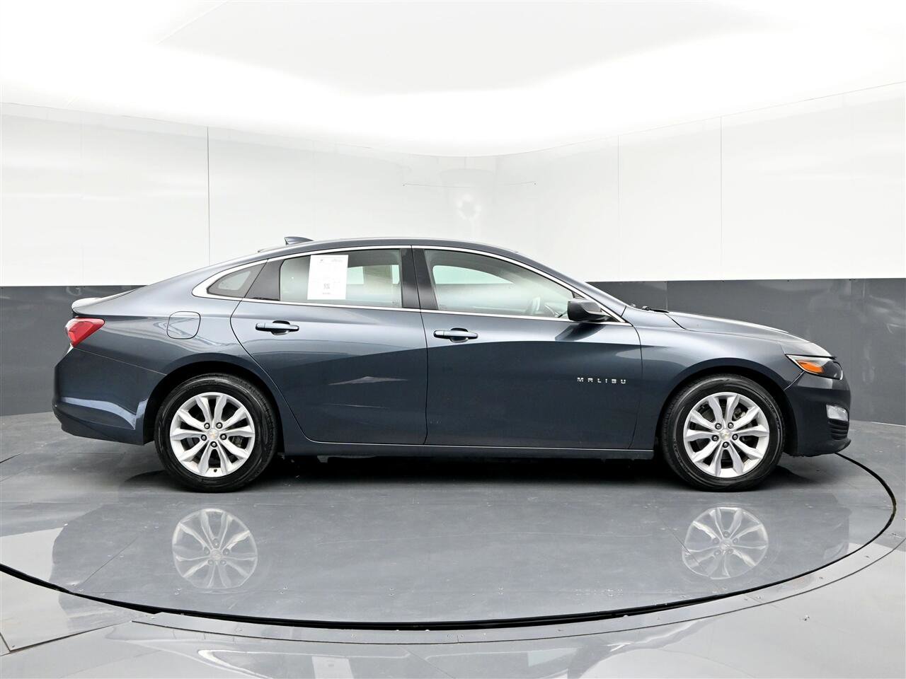 Used 2021 Chevrolet Malibu LT image 4