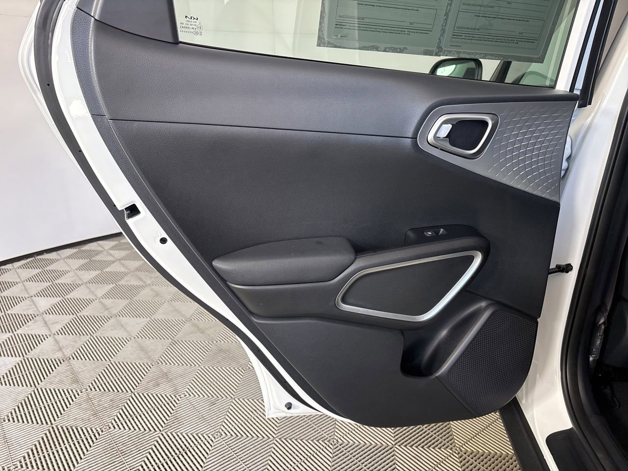 Used 2025 Kia Soul LX w/ LX Technology Package image 19