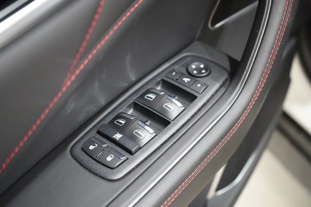 Used 2024 Maserati Levante GT Ultima image 18