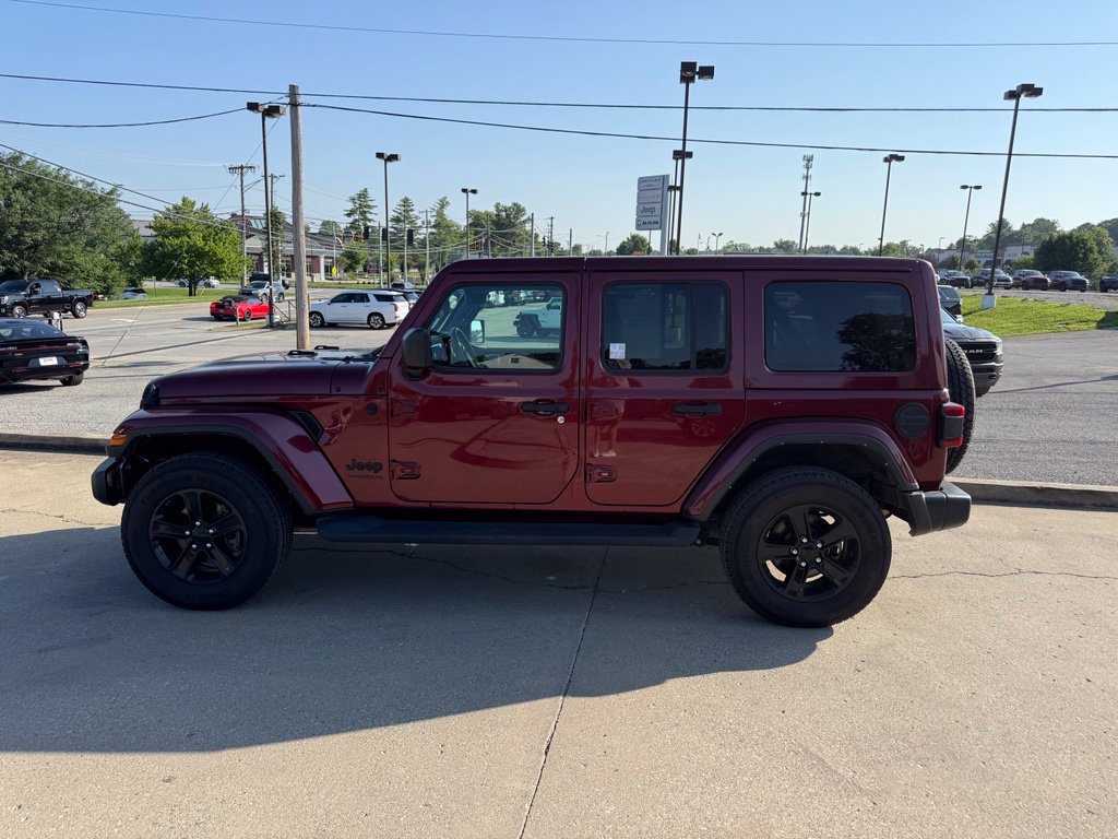 Used 2021 Jeep Wrangler Unlimited Sahara AWD/4WD image 9