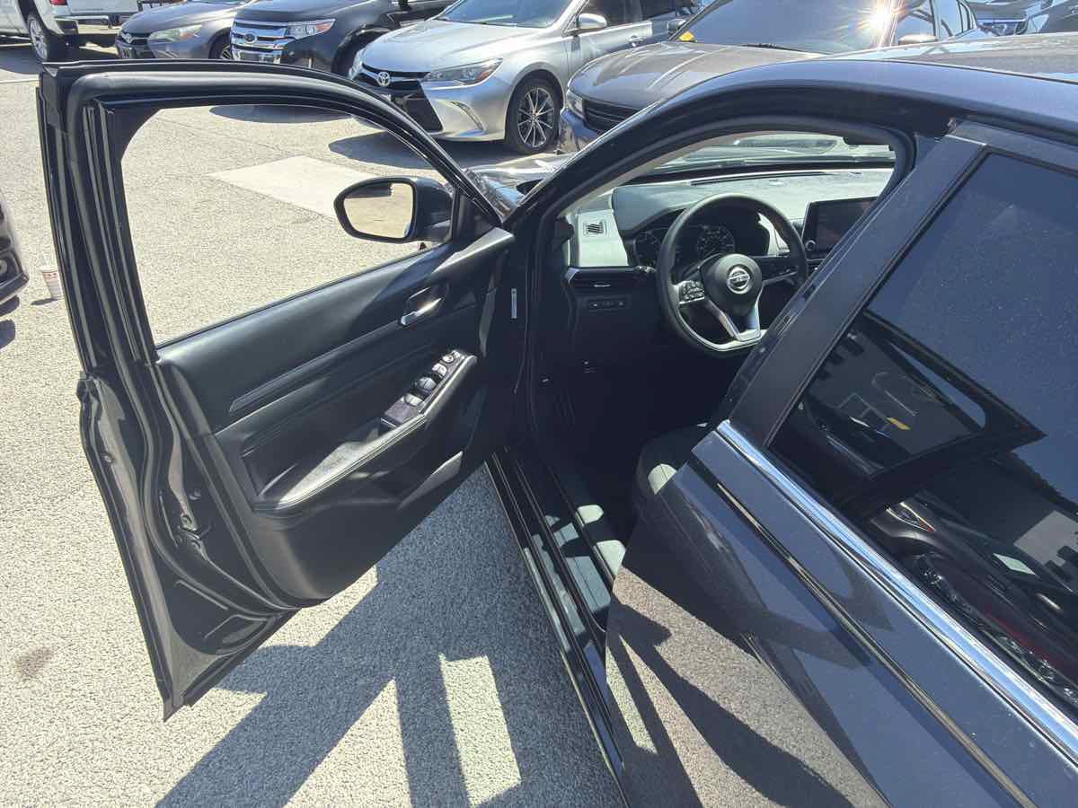 Used 2021 Nissan Altima 2.5 SV FWD image 6