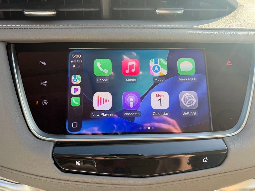 Used 2024 Cadillac XT5 Premium Luxury w/ Technology Package FWD image 16