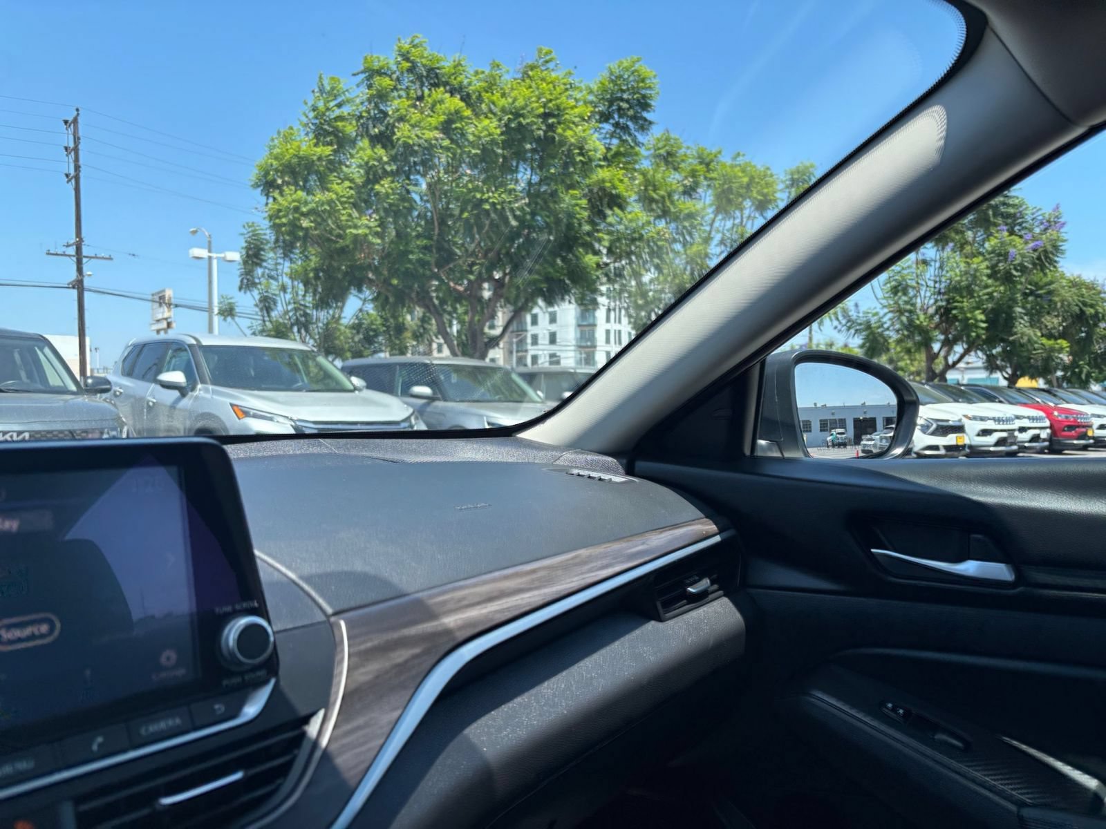 Used 2025 Nissan Altima 2.5 SV FWD image 36