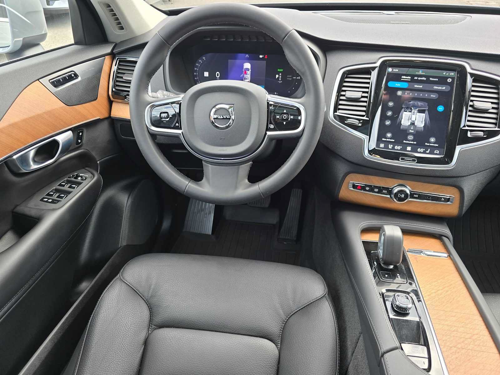 Used 2024 Volvo XC90 T8 Plus w/ Protection Package Premier AWD/4WD image 19