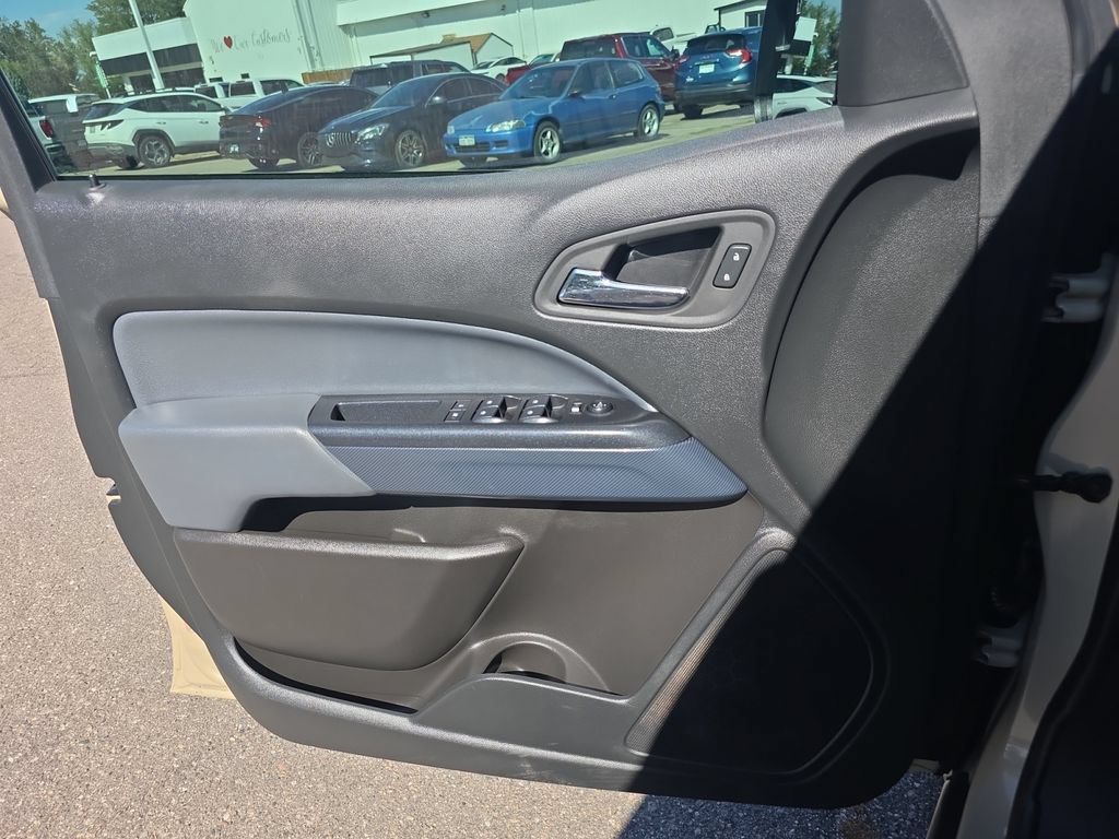 Used 2022 Chevrolet Colorado Z71 AWD/4WD image 25