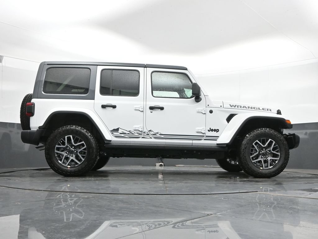New 2026 Jeep Wrangler Unlimited Sahara w/ Rockslide Package AWD/4WD image 44
