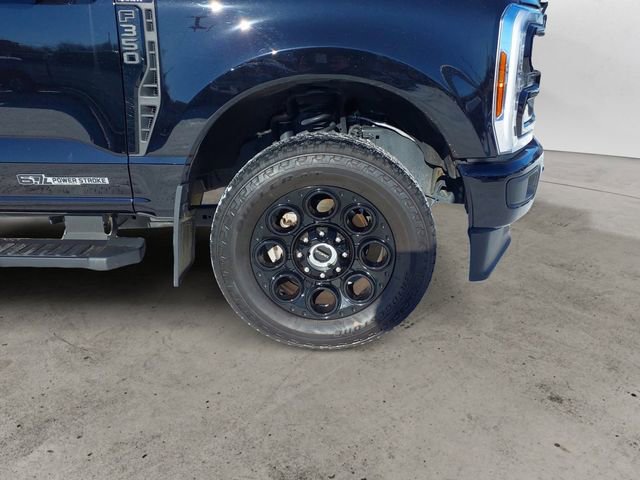 Used 2025 Ford F350 Lariat w/ Black Appearance Package image 14