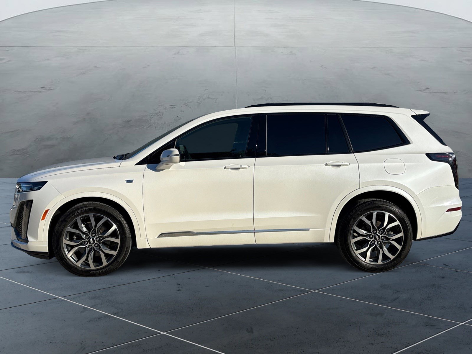 Used 2021 Cadillac XT6 Sport AWD/4WD image 2